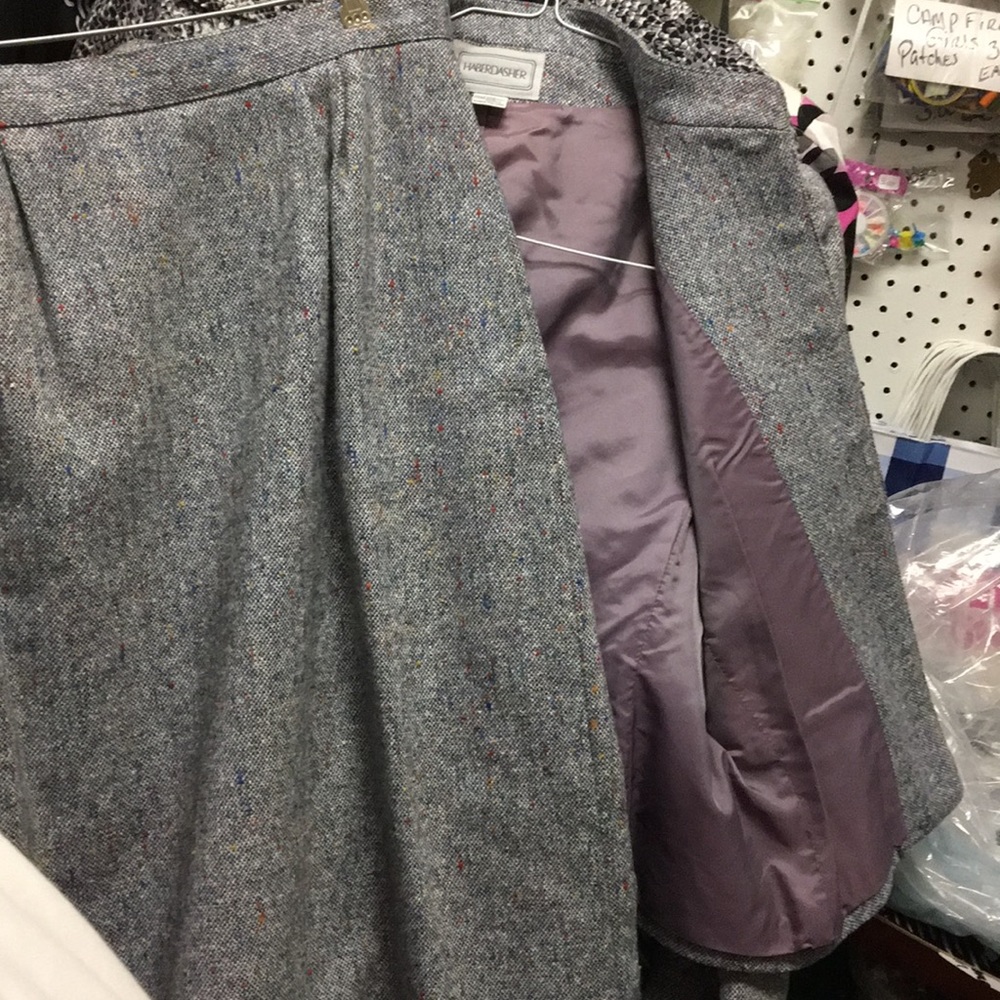 Two-piece suit jacket which skirt